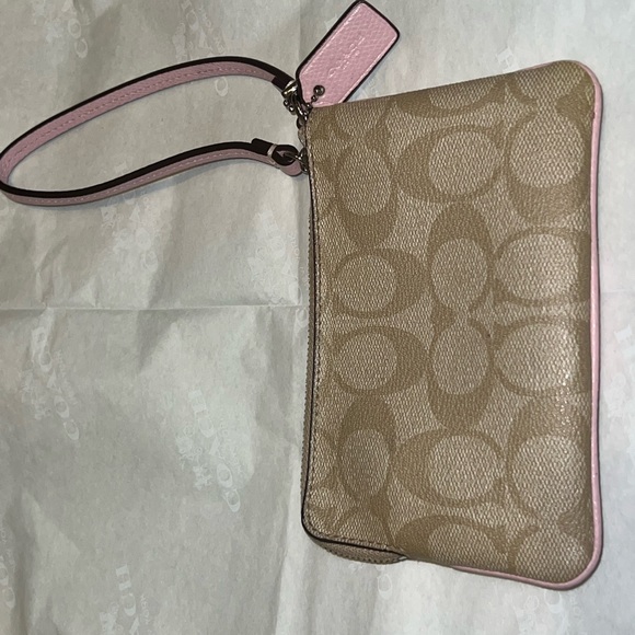 Coach small wristlet (baby pink) - Picture 3 of 9